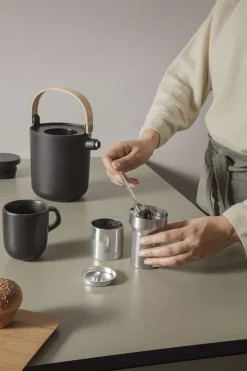 Eva Solo Termokander|Tekander Og Tebryggere^Nordic kitchen te-termokande - 1.0 l - Black